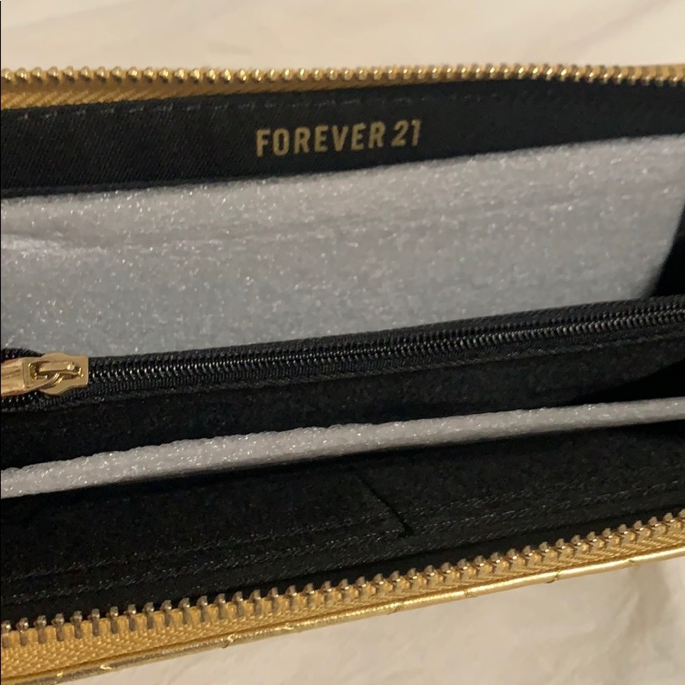 Handbag - Picture 3 of 3